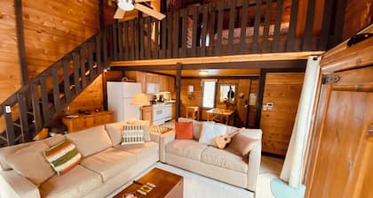 Sunriver Cabin in Great Location near River and Village