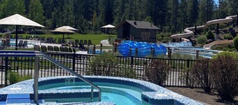 Sunriver Cabin in Great Location near River and Village