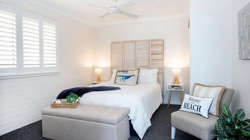 Mariners 6 -  Beachfront studio apartment with breathtaking coastal views