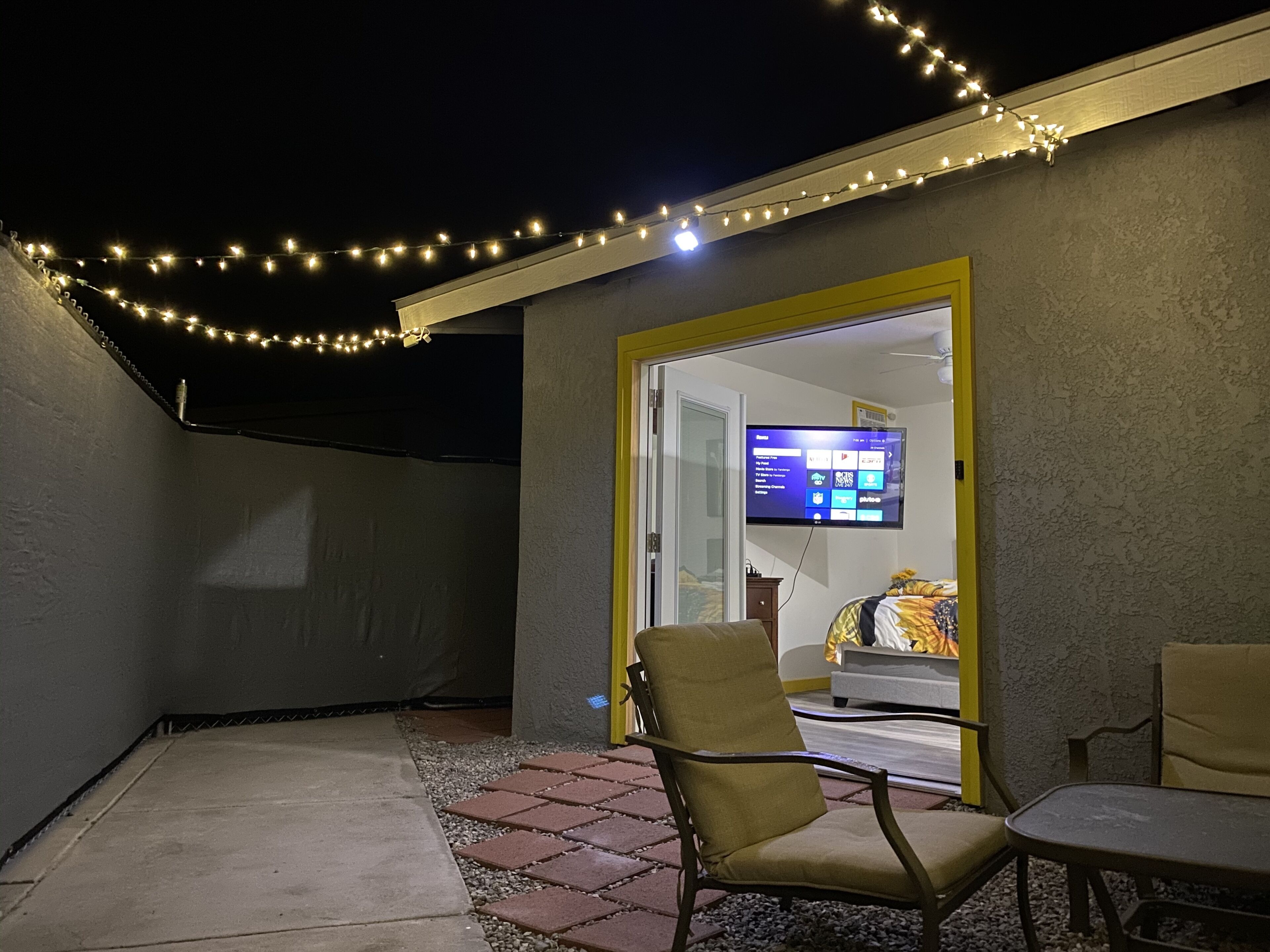 Bureau, fer et planche à repasser, Wi-Fi gratuit, draps fournis