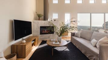 Smart TV, fireplace, table tennis