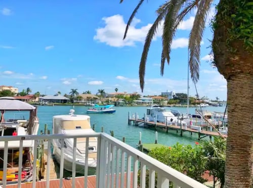 WaterView, Studio #15,  Family Friendly, Close to Beach