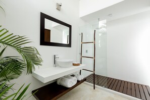 Superior kamer | Badkamer | Handdoeken, zeep, shampoo, toiletpapier