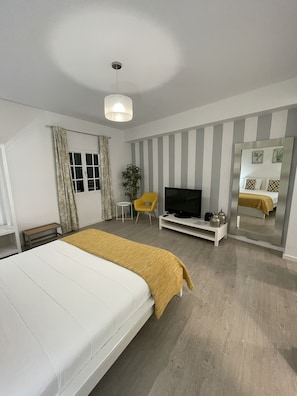 1 chambre, bureau, fer et planche Ă repasser, Wi-Fi