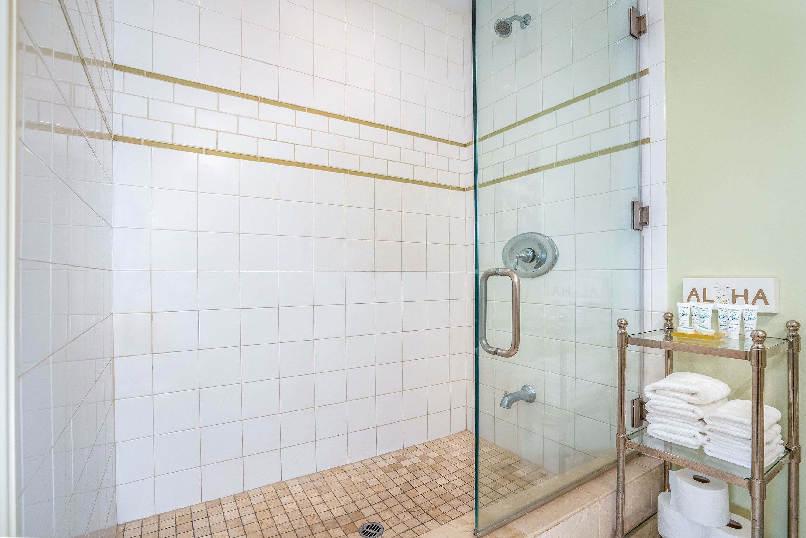 Bathtub, hair dryer, towels
