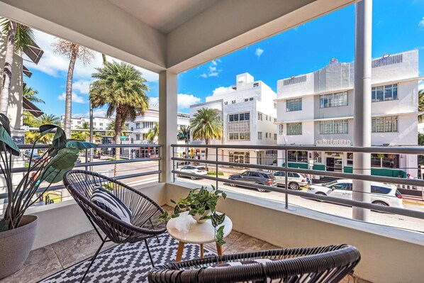 Monolocale Deluxe, 1 camera da letto | Area soggiorno | TV 50 pollici con canali satellitari, Netflix, Hulu