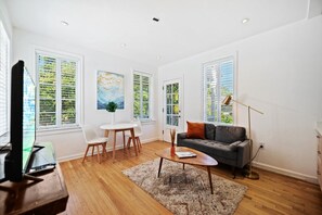 Smart-tv, eldstad, Netflix och streamingtjänster