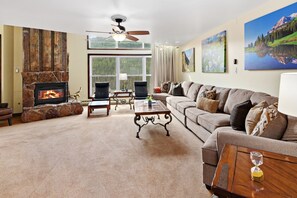 Smart TV, fireplace, DVD player, table tennis
