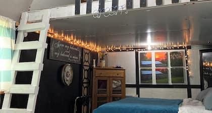 Glamping at Peace In The Valley