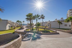 Property grounds - Las Palmas 2BR/2BA Suite Ground Floor- D101 (Puerto Peñasco)