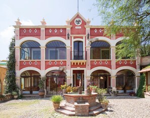 Front of property - Hotel Centenario Los Arroyitos (Ezequiel Montes)