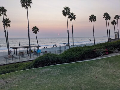 San Clemente great downtown and beach access