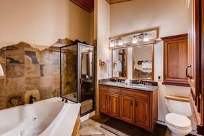 Condo, Multiple Beds (Black Canyon Inn Unit A4/5) | Bathroom - Black Canyon Inn Unit A4/5 (Estes Park)
