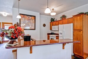 Condo, Multiple Beds (Black Canyon Inn Unit F3) | Private kitchen
