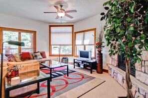 Condo, Multiple Beds (Black Canyon Inn Unit F3) | Living room