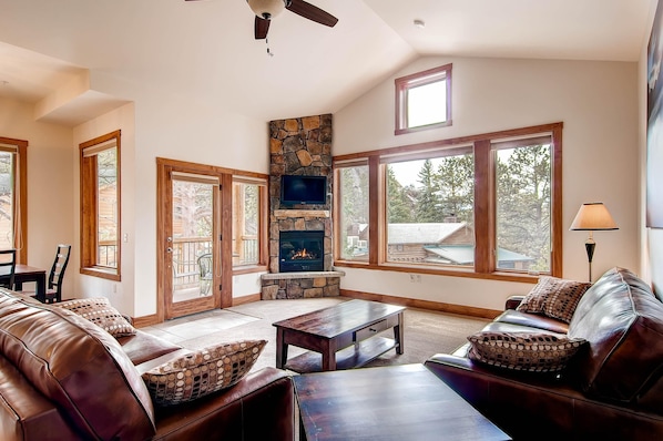 Condo, Multiple Beds (Black Canyon Inn Unit H2) | Living room - Black Canyon Inn Unit H2 (Estes Park)
