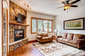 Condo, 1 King Bed (Black Canyon Inn Unit H1 Deluxe) | Living room