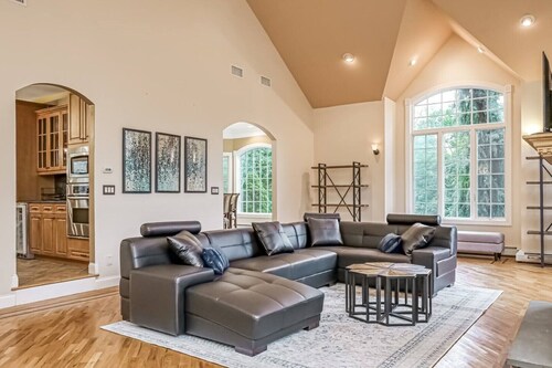 Private Home In The Hills of Pomona