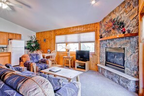 Condo, 1 King Bed (Black Canyon Inn Unit D6) | Living room
