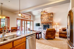 Condo, Multiple Beds (Black Canyon Inn Unit H3 Deluxe) | Private kitchen