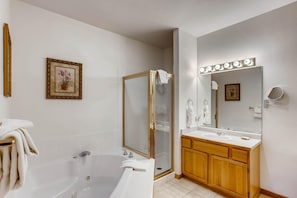 Condo, Multiple Beds (Black Canyon Inn Unit A1/2) | Bathroom