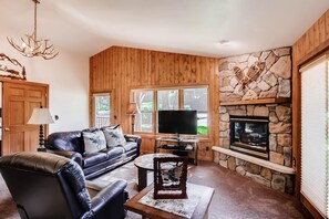 Condo, Multiple Beds (Black Canyon Inn Unit B4/5) | Living room - Black Canyon Inn Unit B4/5 (Estes Park)