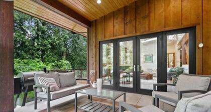 Bellingham Modern Lodge-4bd 4 bath hot tub barrel sauna- perfect adventure house