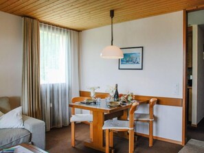 Dining - Panorama View 905 by Interhome (San  Bernardino)