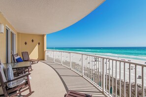 Property grounds - Emerald Isle 402 - Beach Chairs Included! Affordable rates! (Panama City Beach)