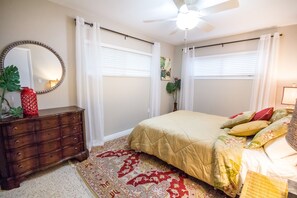 3 bedrooms, iron/ironing board, WiFi, bed sheets