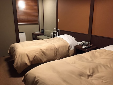 Caja de seguridad en la habitación, wifi gratis y ropa de cama