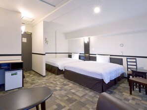 Deluxe Twin Room, Non Smoking | Desk, WiFi, bed sheets - Hospital INN Dokkyo Medical University (Mibu)