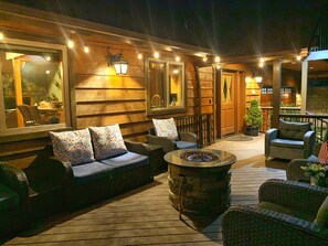Terrace/patio - Starlight Chalet 4b4b, Mins to Slopes,Game Rm,EV charger,Luxury new home (Big Bear Lake)