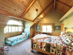 4 bedrooms, desk, free WiFi, bed sheets
