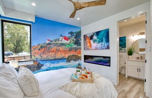 6 bedrooms, desk, iron/ironing board, travel cot