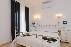 3 habitaciones, tabla de planchar con plancha, wifi y ropa de cama