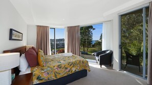 4 bedrooms, iron/ironing board, Internet, bed sheets - Odyssey 1 - Great Location (Avoca Beach)