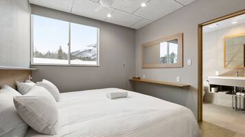 Chalet Mewah, 5 kamar tidur, dapur, pemandangan gunung | Kamar mandi | Bathtub dan shower terpisah, bathtub besar, dan shower pijat air