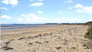 Unclassified image, 5 of 12, button - Seaside Serenity 2 (Greens Beach)