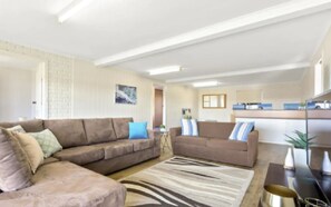 House, 2 Bedrooms | Living room | Flat-screen TV