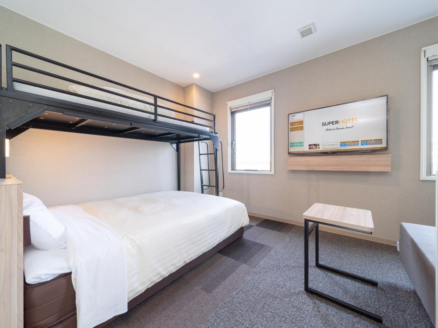 desk, soundproofing, free wifi, bed sheets