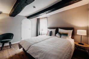 Deluxe Double Room, 1 King Bed, Non Smoking, City View