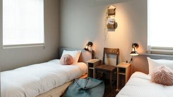 Habitación estándar con 2 camas individuales, no fumadores (1909) | Escritorio, wifi gratis, ropa de cama