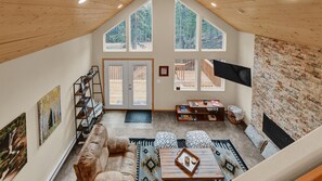 Een televisie, een open haard, Netflix en Hulu