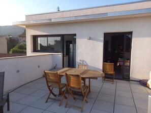 Outdoor dining - 3 rooms in the heart of the village of St Vallier de thiey (st vallier de thiey)