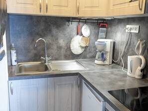 Réfrigérateur, lave-vaisselle