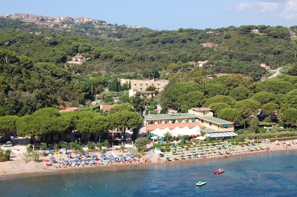 Beach - Double room extra bed and half board 11.09. - 17.09.2020 Max. 3 persons (Naregno)