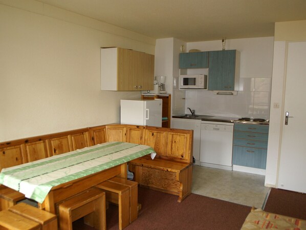 Fridge, microwave, dishwasher