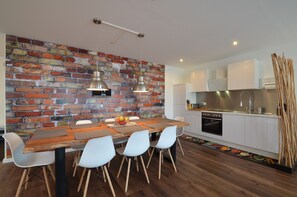 Dining - 3 Bathroom - Rhapsody In Roof - Penthouse (München)