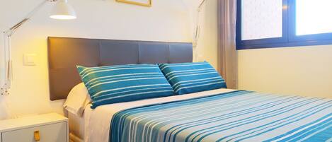 1 chambre, chambres insonorisées, fer et planche à repasser